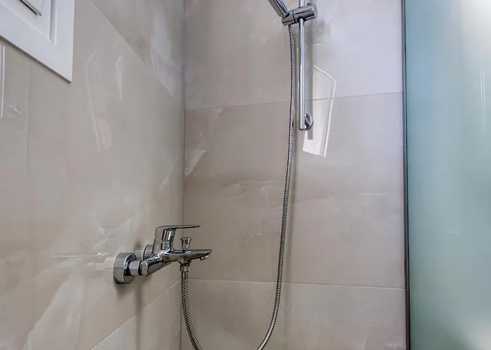 公寓 Thano's House 1 *